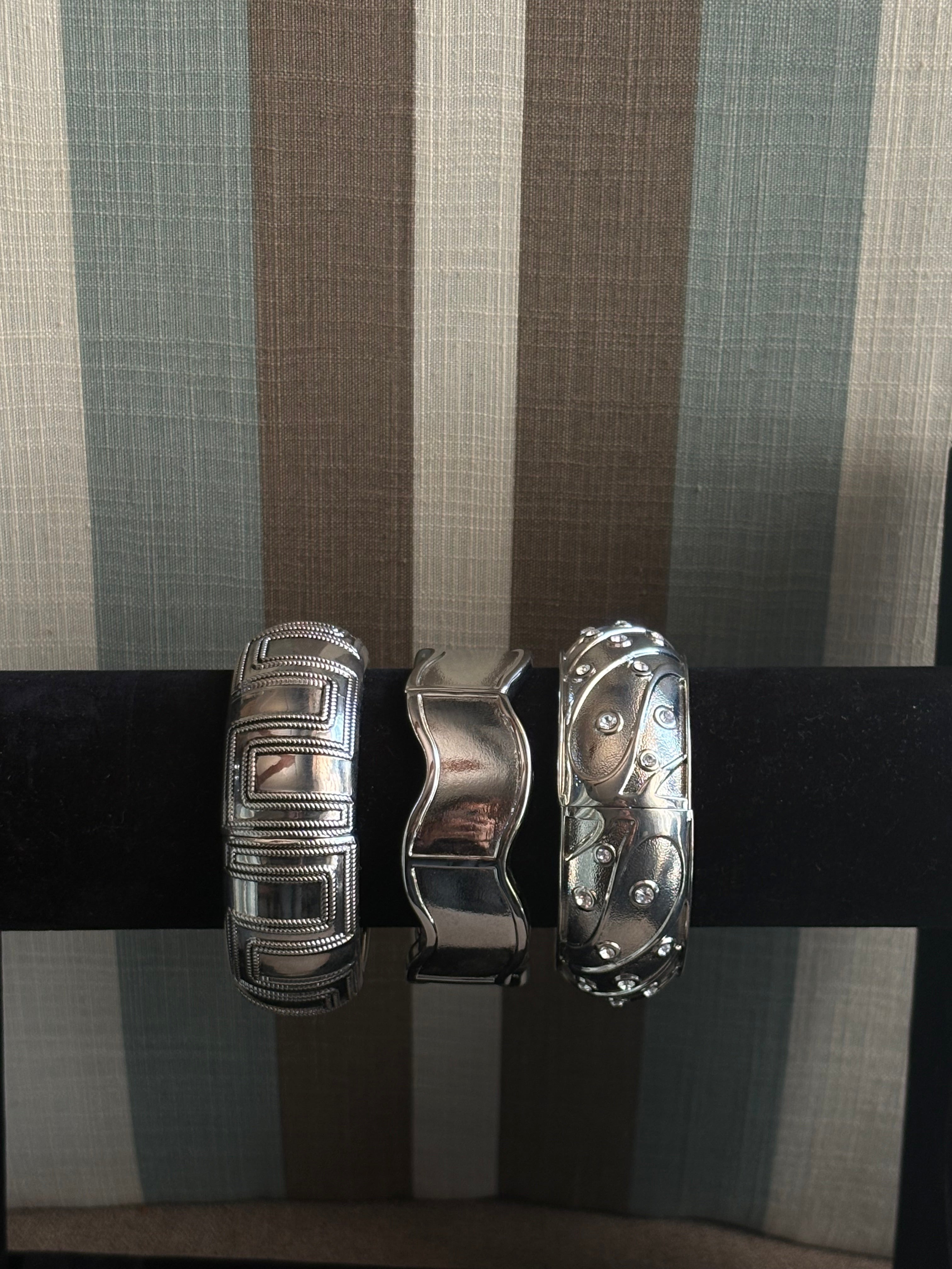 Silver openable cuff bracelet