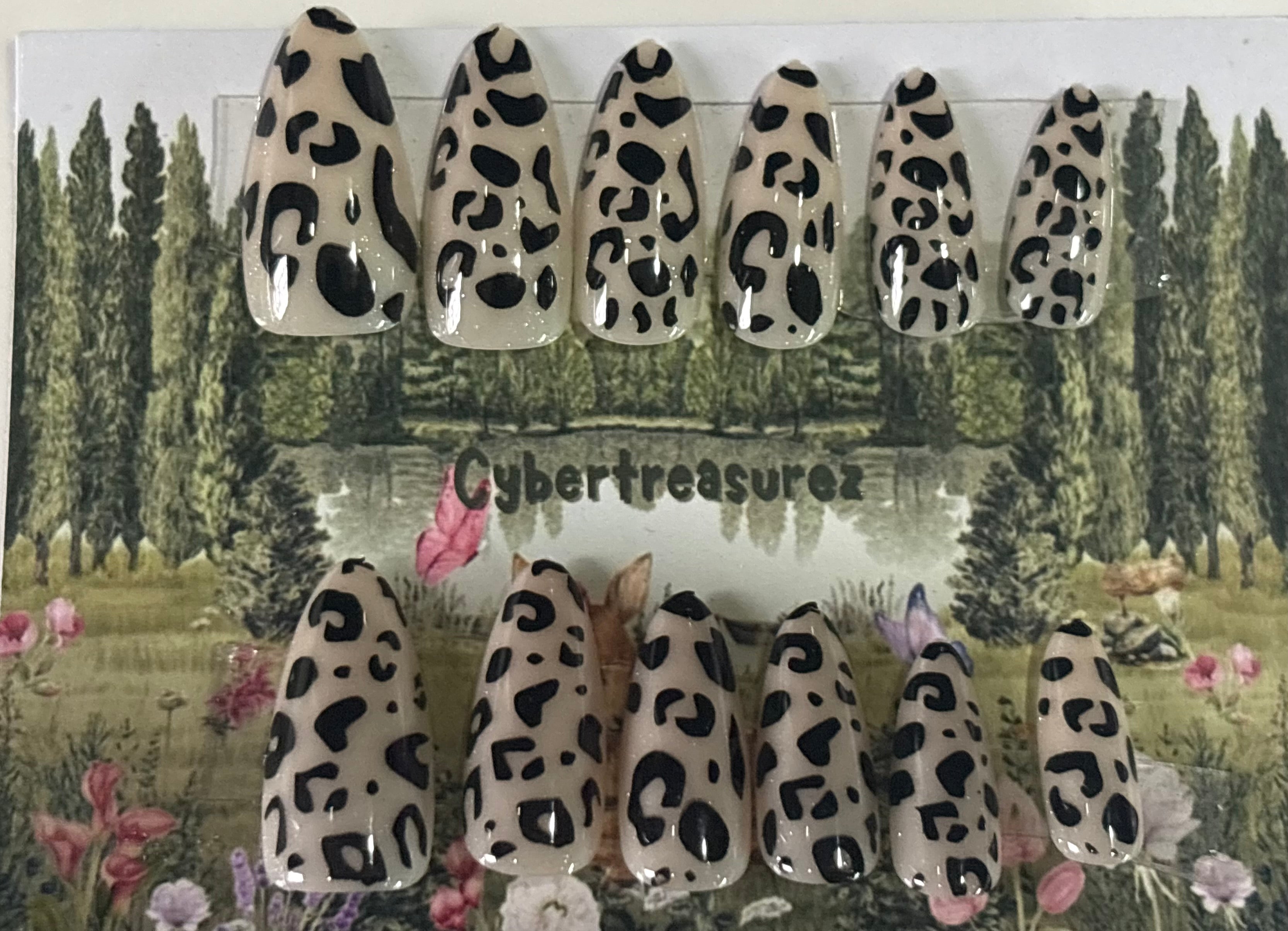 Cheetah print nails